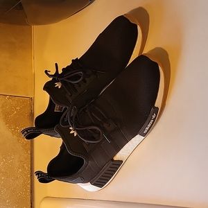 Adidas nmd r1 primeblue black gum